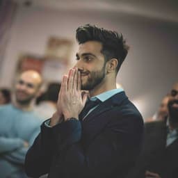 Headshot of Waleed Arshad